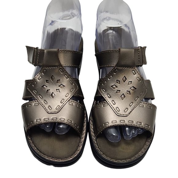 Clarks Slip On Sandal womens Shoe Size 7 Hook/Loop Strap Pewter Leather Upper - Picture 3 of 9